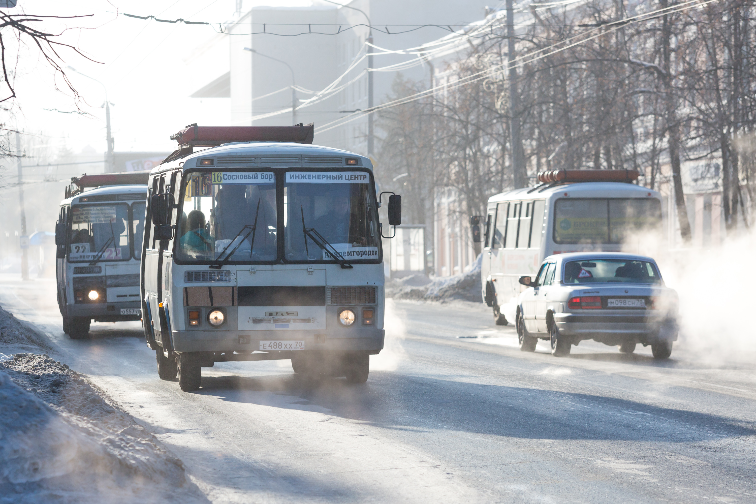 Pogodavtomske. Автобус Томск. Пазик зимой. Общественный пазик зимой. Пазик едет зимой.