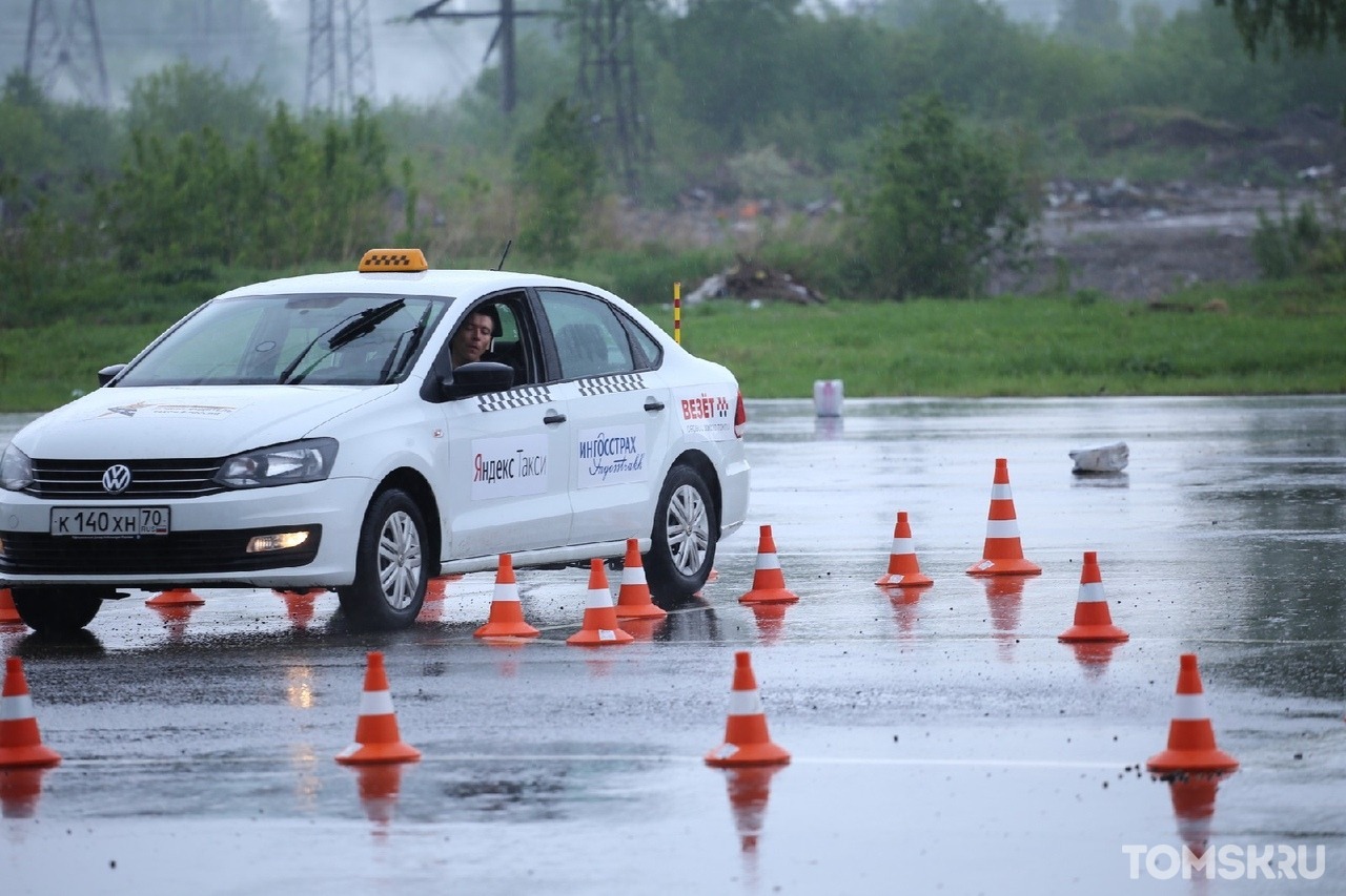 Автодром прокат. Дром ГАИ Кемерово. Автодром Томск Хромовка. Фото Дрома ГАИ Кемерово.