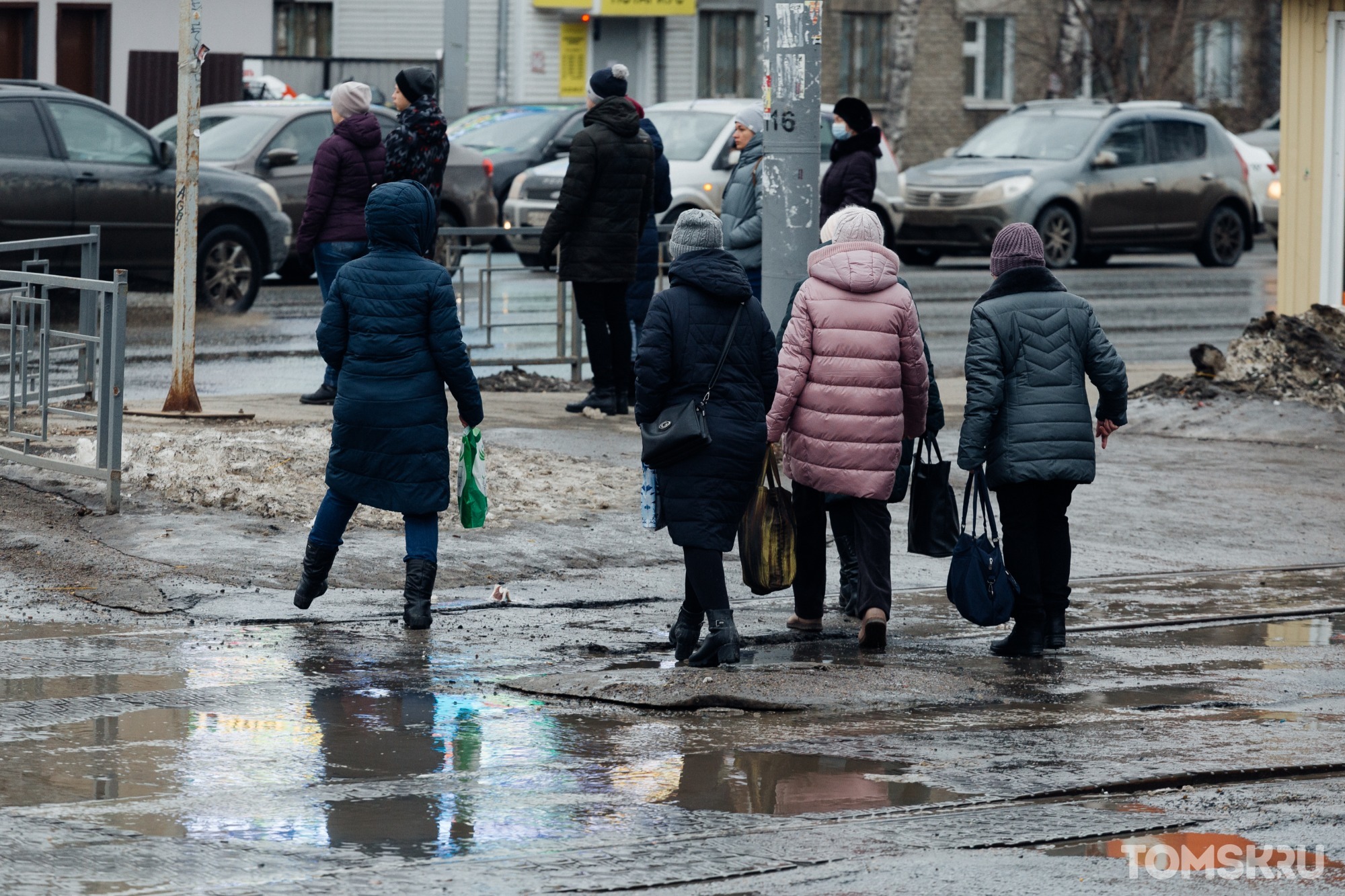 Грязные машины, лужи и слякоть: как томичи встречают весну? — TOMSK.RU