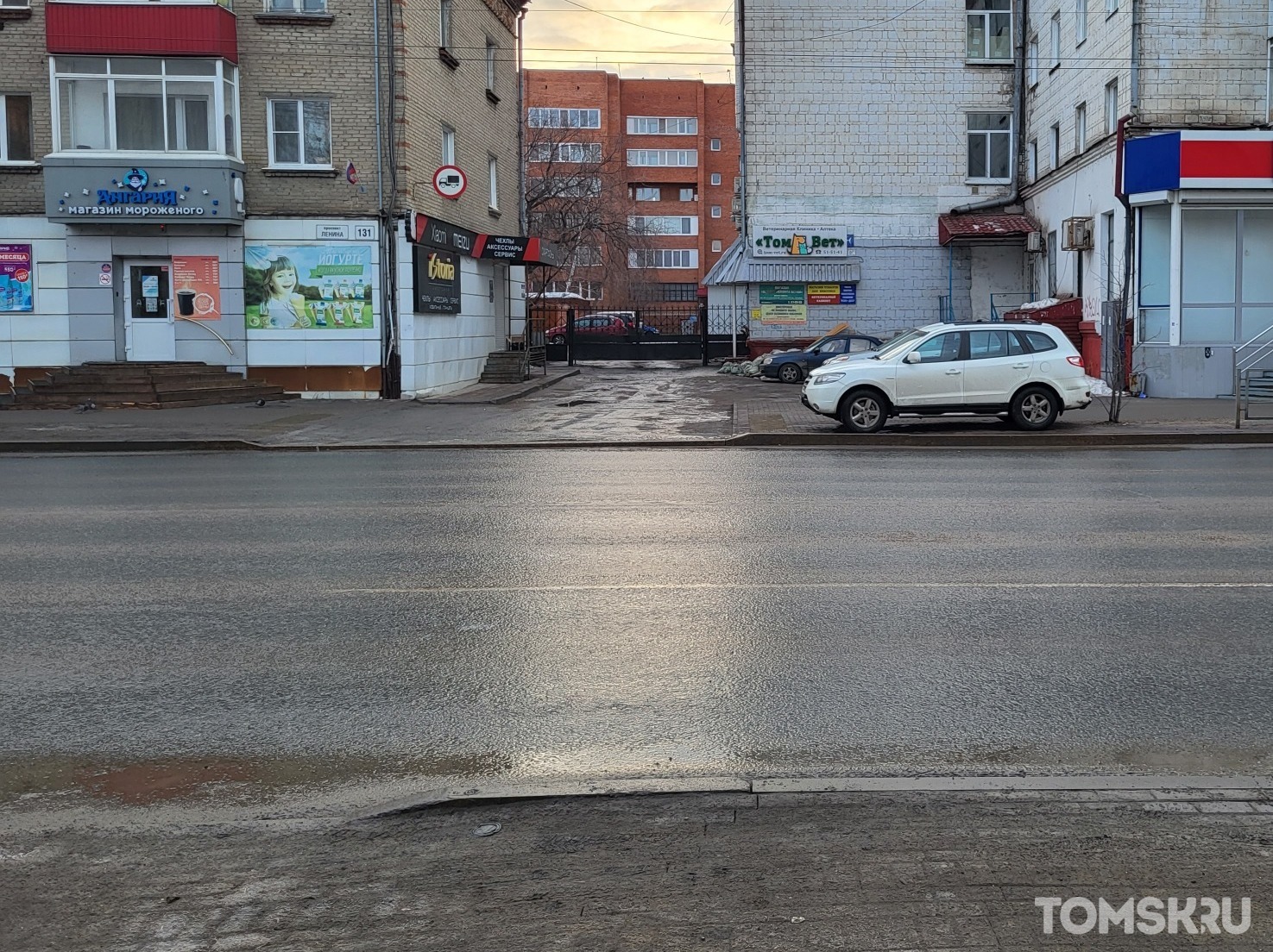 Мастера томской парковки: блокировать на стоянке или скрыться у всех на  виду — TOMSK.RU