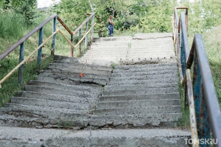 Замену уличных лестниц в Томске не выполнят в срок