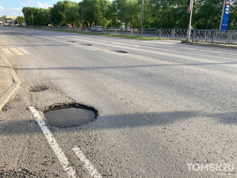 Жители Каштака возмущены состоянием проспекта Мира