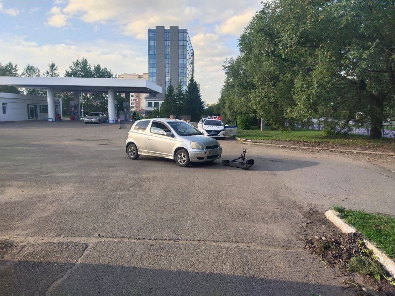 В Томске водитель Toyota сбил мальчика на электросамокате • TOMSK.RU