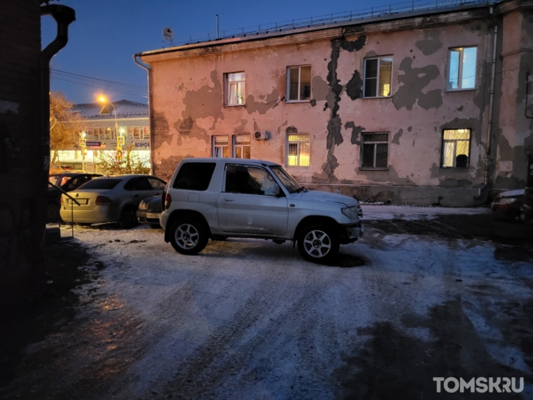 Мастера томской парковки: попытки скрыться у всех на виду или дворовый ниндзя