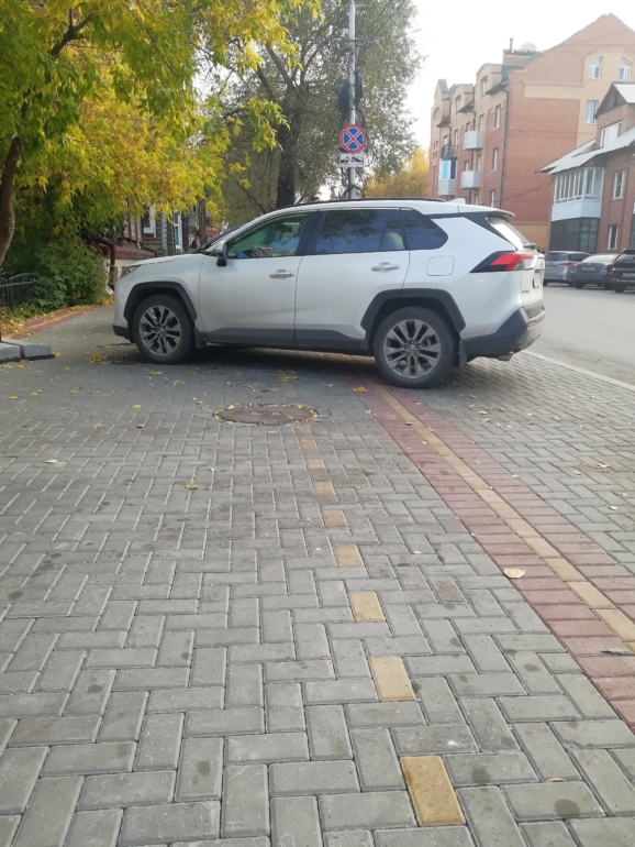 Мастера томской парковки: проклятие улицы Герцена или нескромные водители