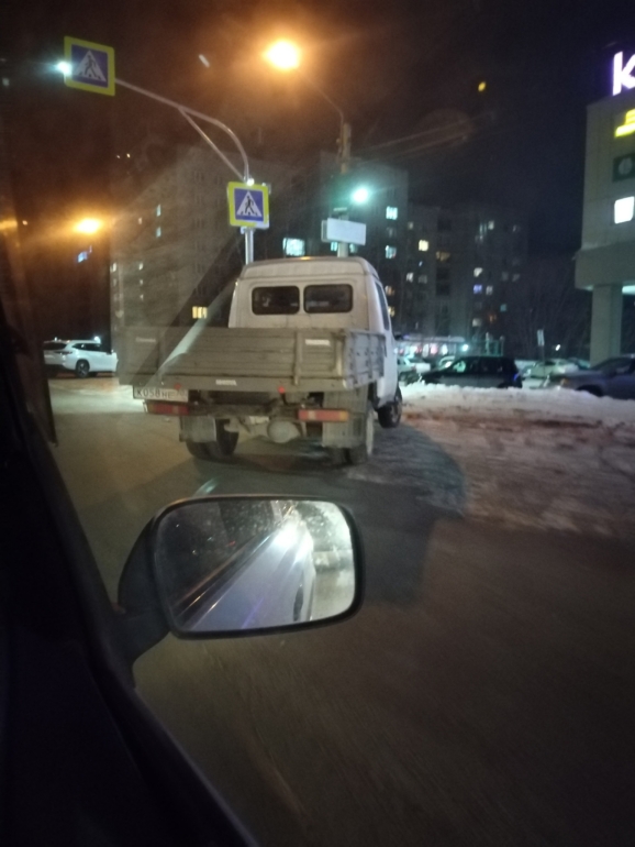 Мастера томской парковки: заставленный рынок или опасные маневры