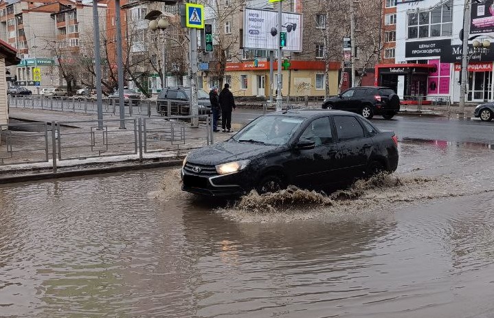 «Каждый год болото, а под болотом – ямы»: томичи жалуются на состояние дорог