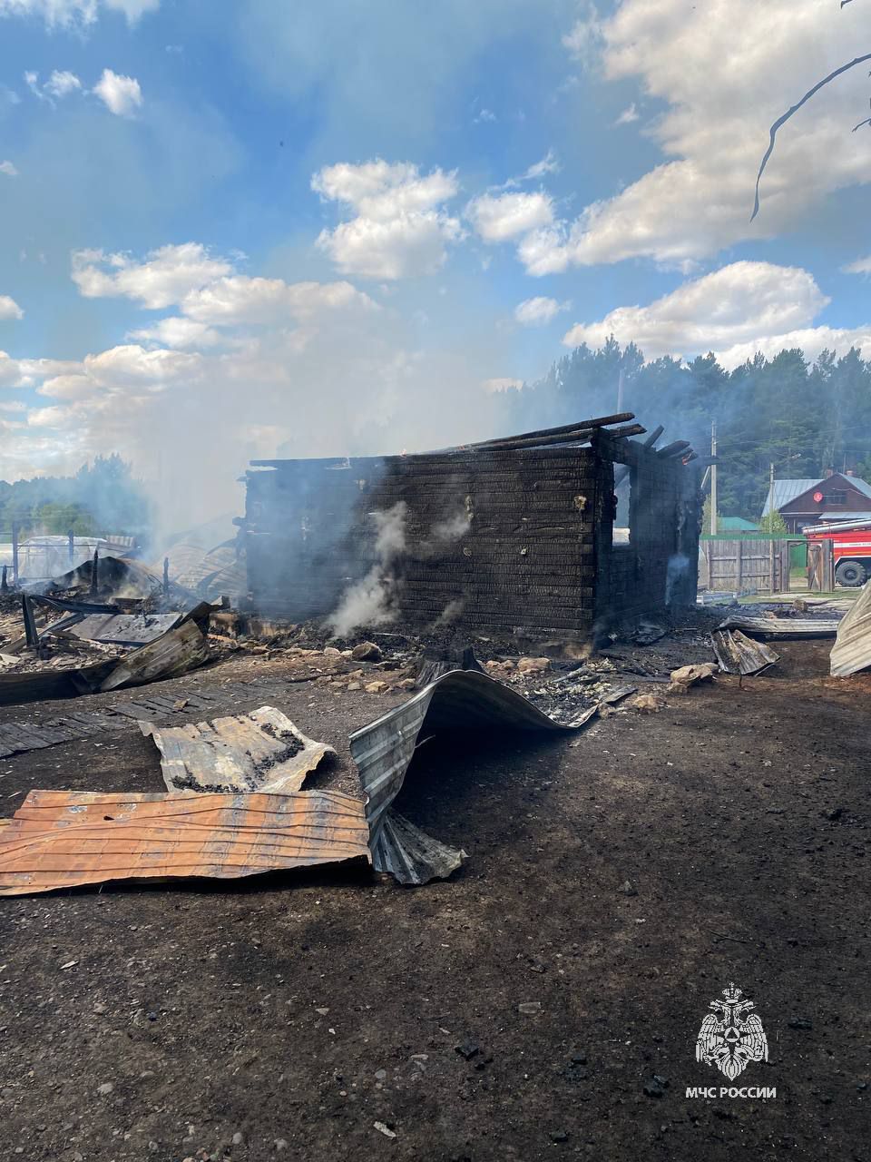 Крупный пожар в жилом доме перекинулся на лес в томском селе • TOMSK.RU