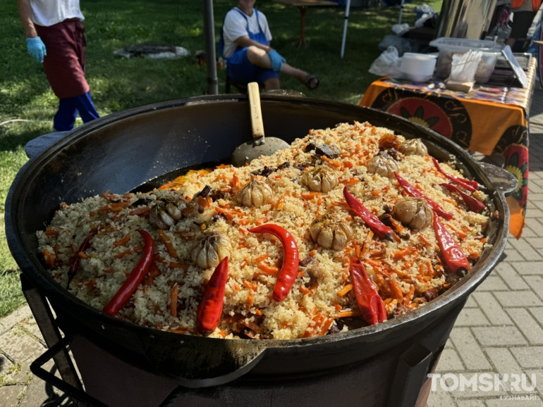 Гонки, йога и заплыв в костюмах: как прошел томский сап-фестиваль