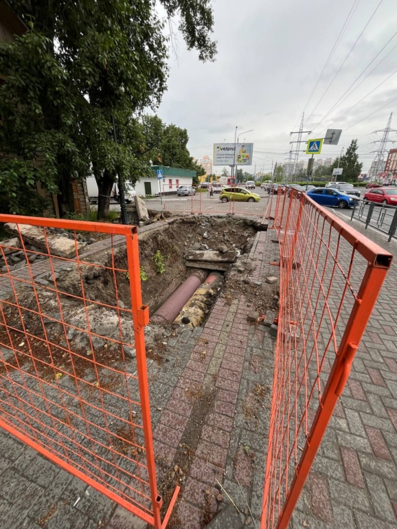 В Томске засыпят яму на площади Южной