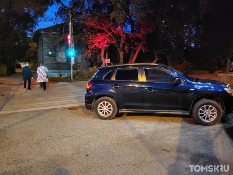 Мастера томской парковки: самокаты-акробаты или полная блокировка