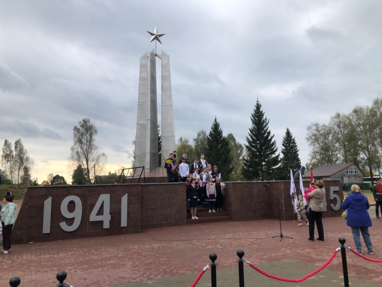 Губернаторы Томской и Смоленской областей открыли обновленный мемориал воинам-сибирякам