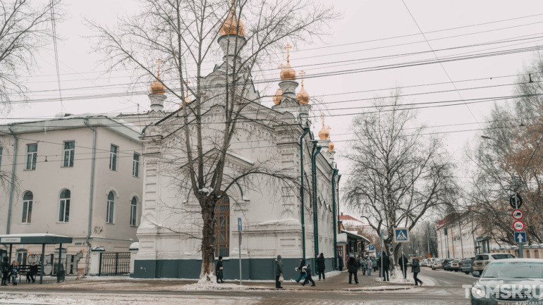 Тулупы, наряды и праздник: как прошло Святочное шествие в Томске