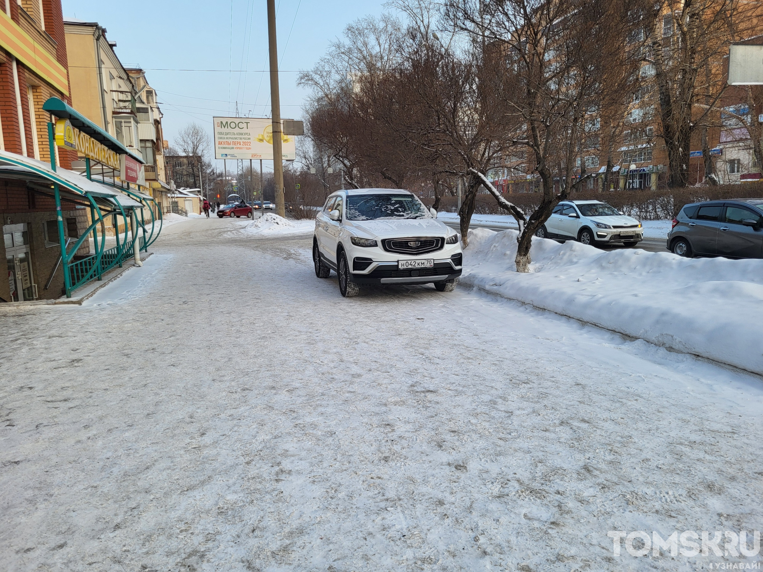 Мастера томской парковки: герои тротуара наносят ответный удар