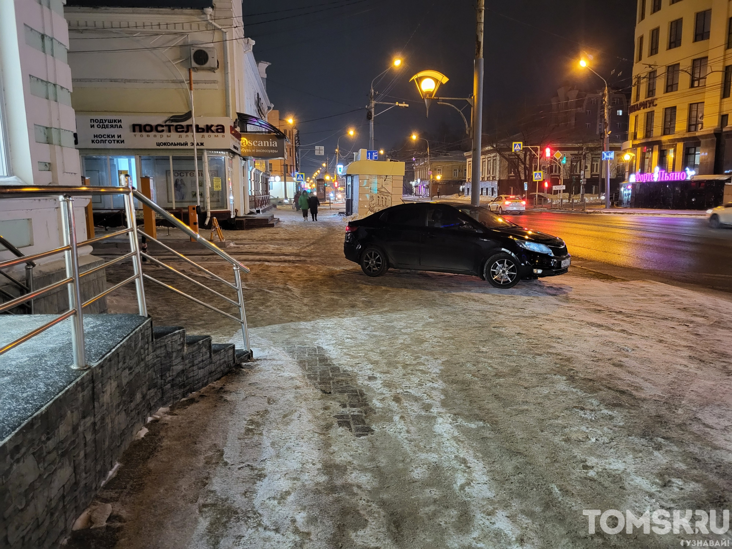 Мастера томской парковки: ночные герои перекрытых дорог